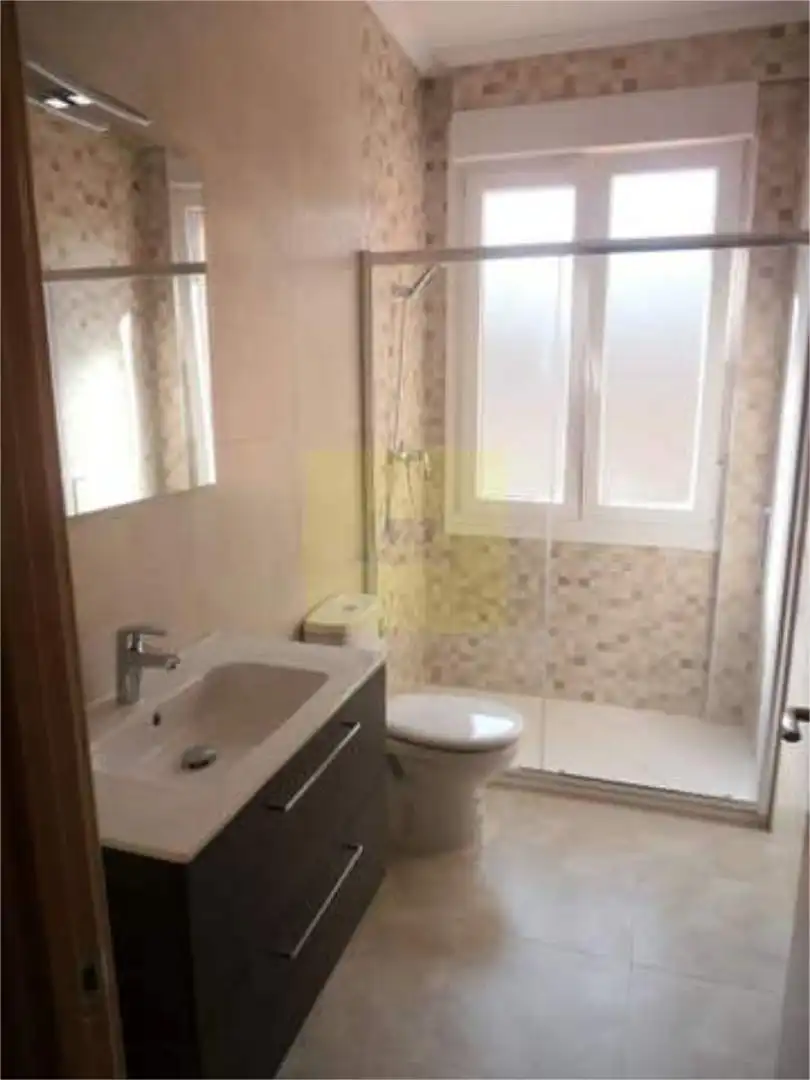 Flat for rent in Basurtu Bathroom of Flat for rent in Bilbao