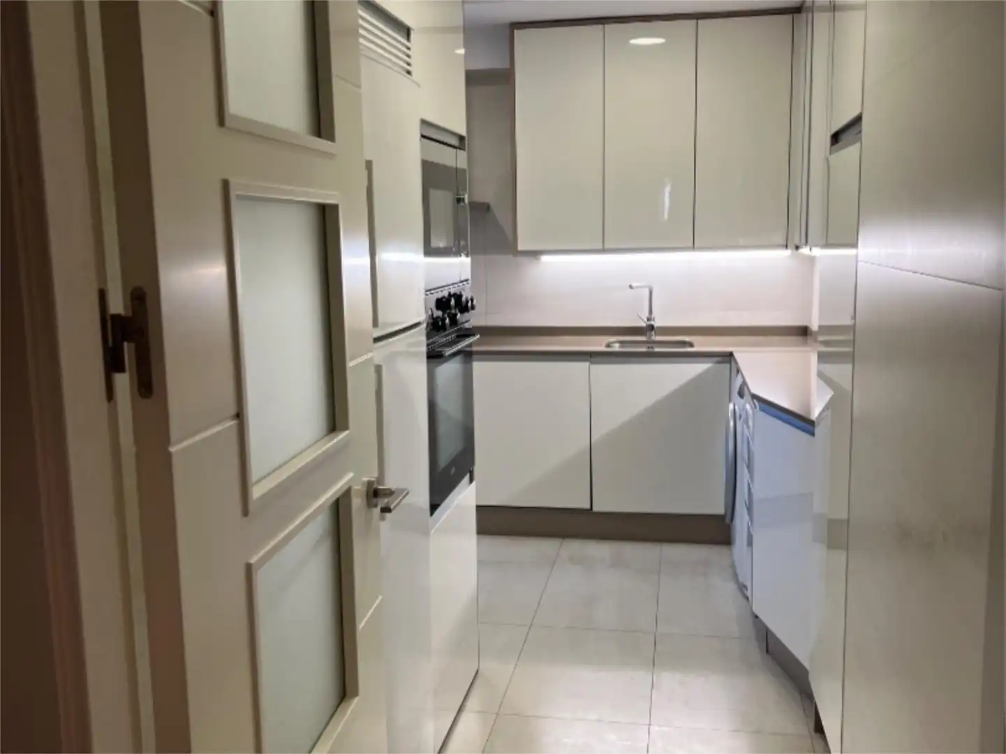 Pis en venda a Paseo de la Alameda de Osuna, 78, Alameda de Osuna Cuina de Pis en venda en Madrid