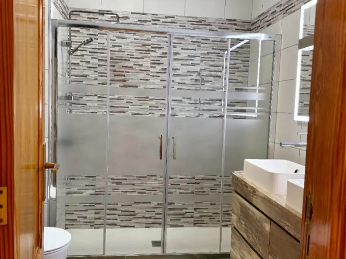 Flat for rent in Calle Mandolina, 3, San Fernando Bathroom of Flat for rent in San Bartolomé de Tirajana with Air Conditioner, Heating and Terrace