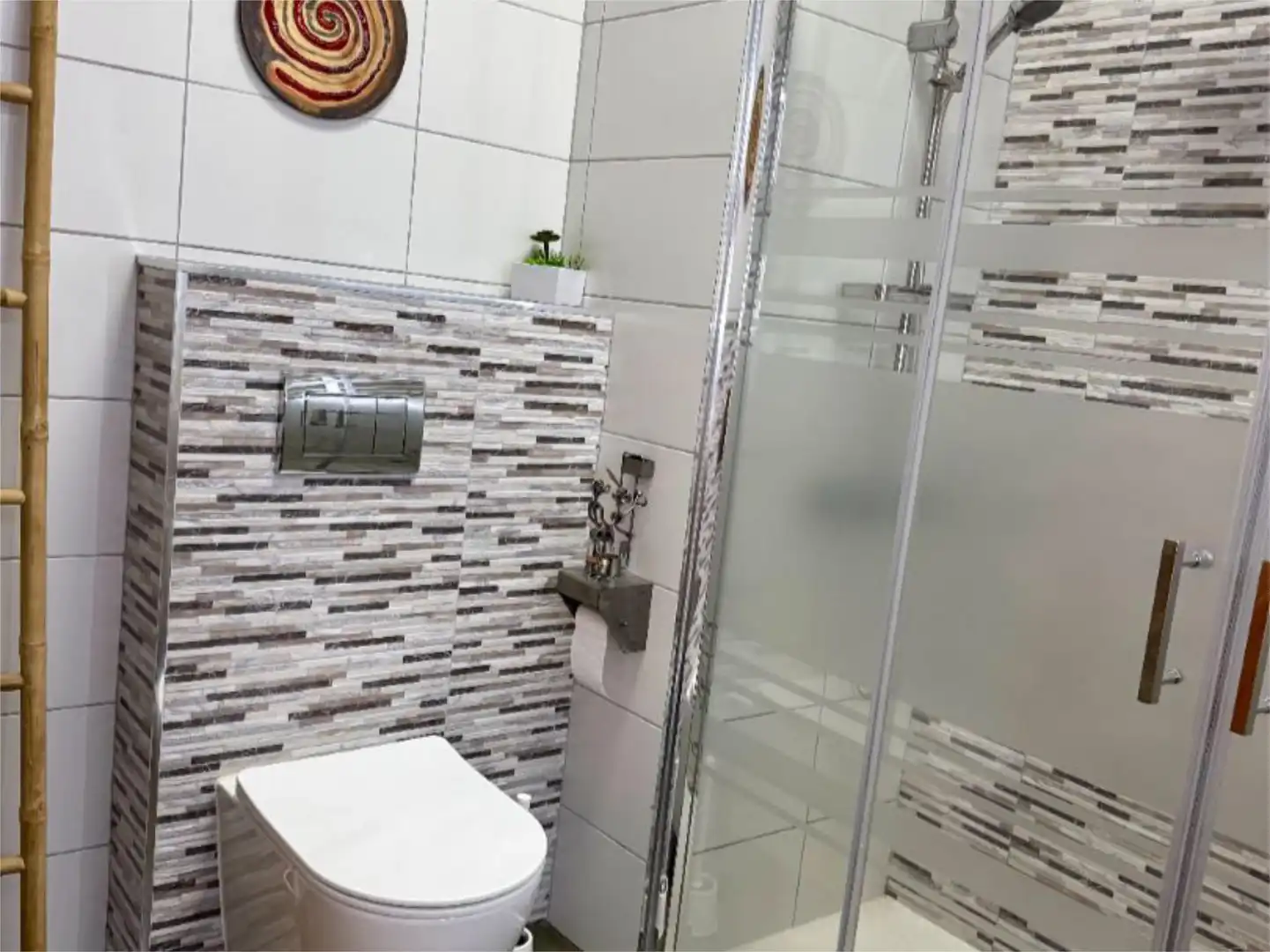 Flat for rent in Calle Mandolina, 3, San Fernando Bathroom of Flat for rent in San Bartolomé de Tirajana with Air Conditioner, Heating and Terrace