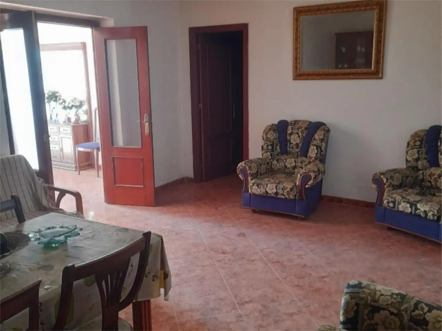 Casa adosada en venta en Calle Emilia Forto, 10, Mengíbar Sala de estar de Casa adosada en venta en Mengíbar con Aire acondicionado y Amueblado