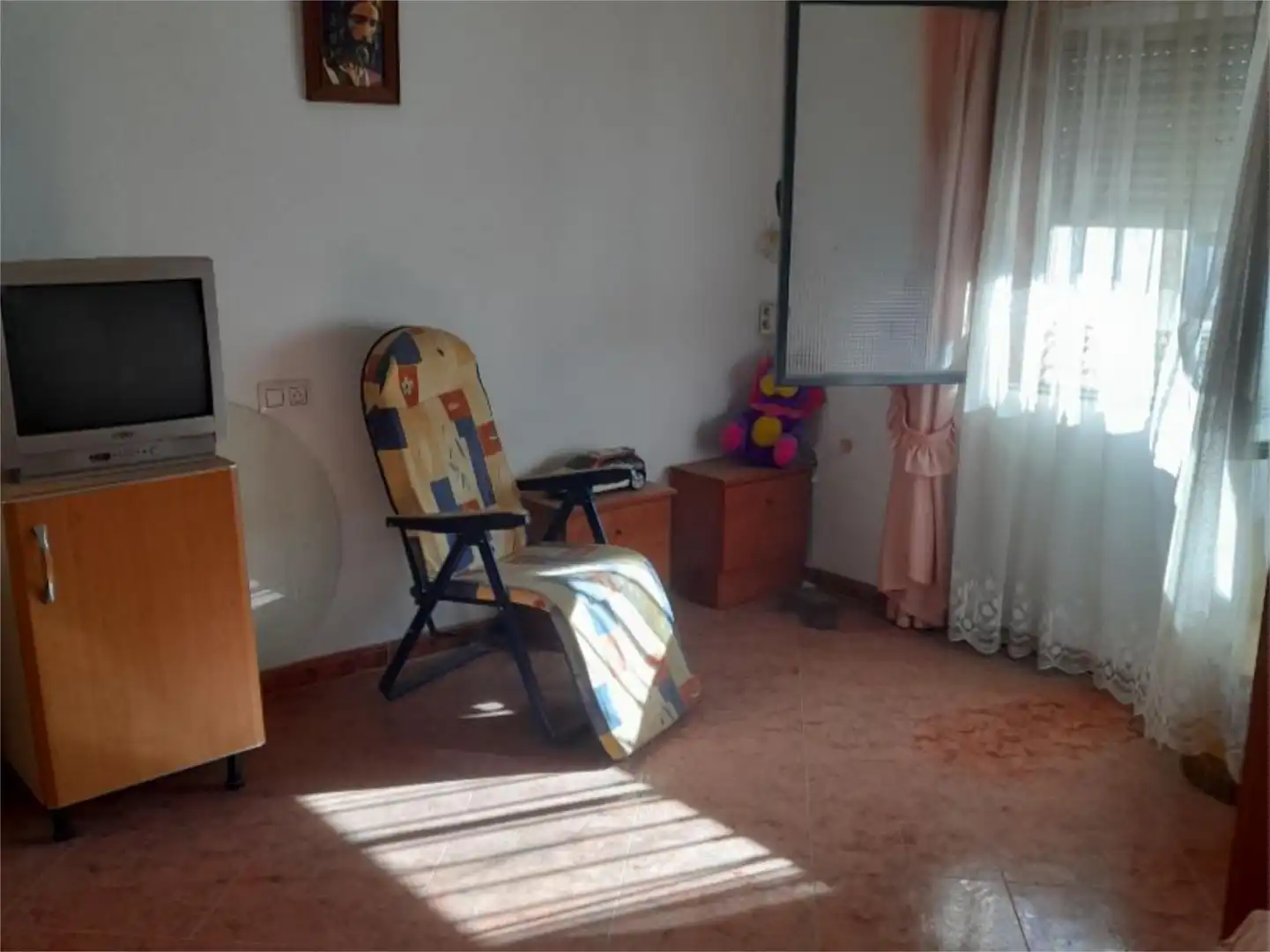 Casa adosada en venta en Calle Emilia Forto, 10, Mengíbar Sala de estar de Casa adosada en venta en Mengíbar con Aire acondicionado y Amueblado