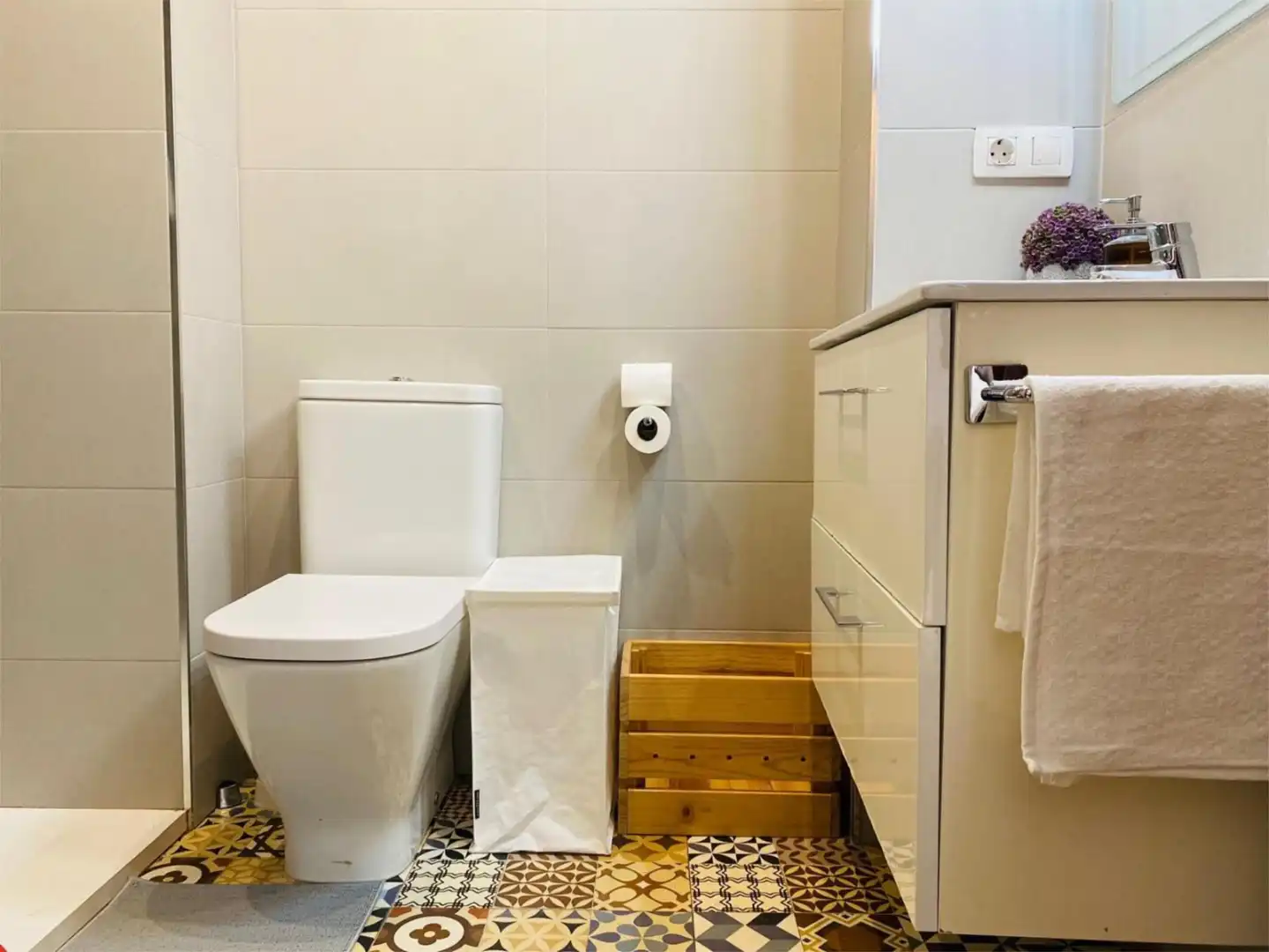Pis de lloguer a Calle Alemania, 11, Ensanche Centro - Puerto Bany de Pis de lloguer en Málaga Capital amb Aire condicionat
