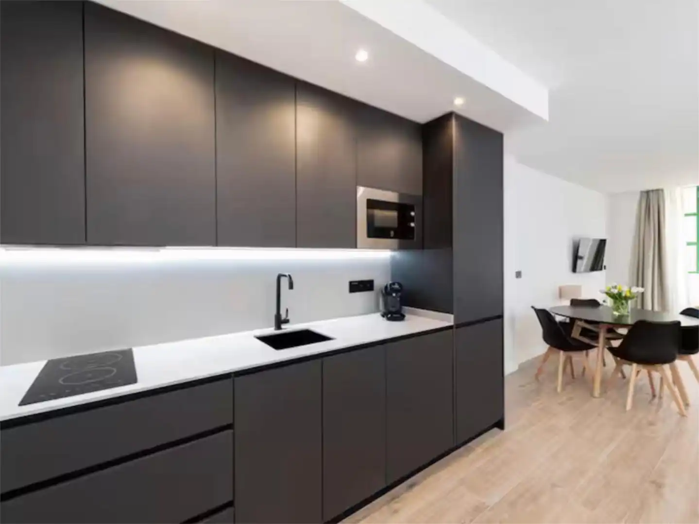 Piso en venta en Calle Martínez Campos, 16, Ensanche Centro - Puerto Cocina de Piso en venta en Málaga con Aire acondicionado, Calefacción y Amueblado