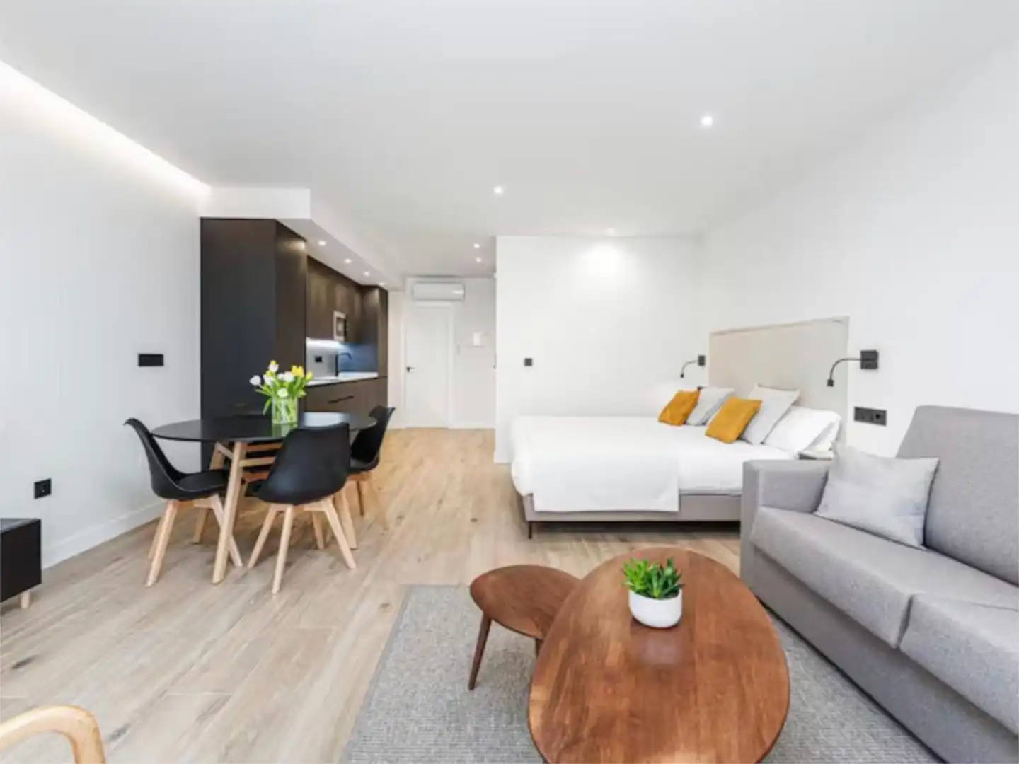 Piso en venta en Calle Martínez Campos, 16, Ensanche Centro - Puerto Habitación de Piso en venta en Málaga con Aire acondicionado, Calefacción y Amueblado