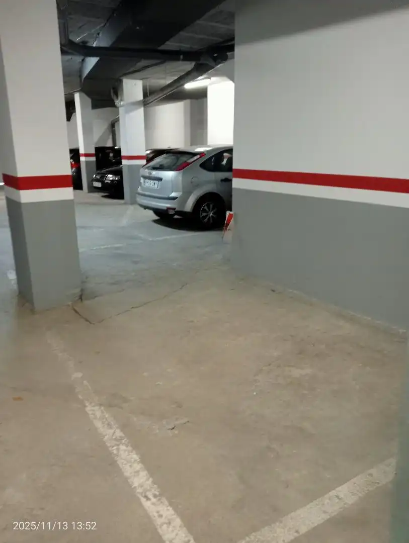 Parking of Garage for rent in Ferrol