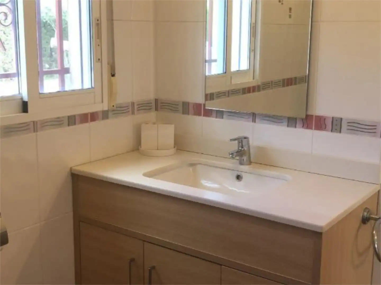 Houses for sale in Camí del Terrer Roig, 25, Jesús - Els Reguers Bathroom of Houses for sale in Tortosa with Air Conditioner