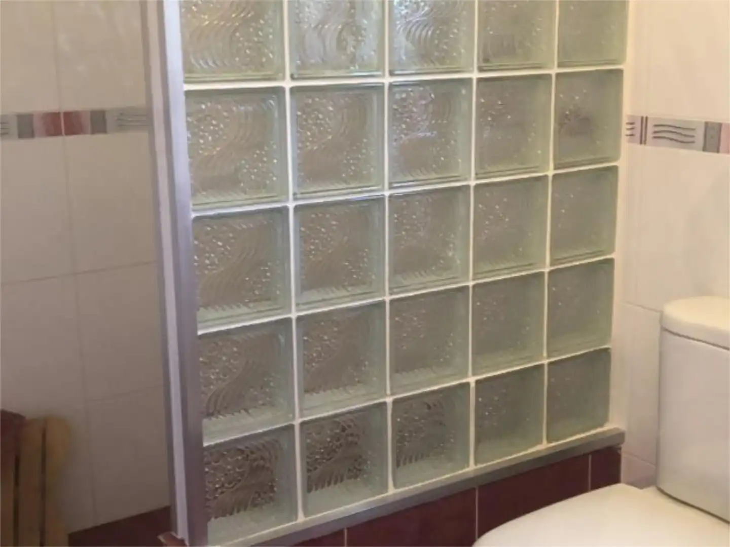 Houses for sale in Camí del Terrer Roig, 25, Jesús - Els Reguers Bathroom of Houses for sale in Tortosa with Air Conditioner