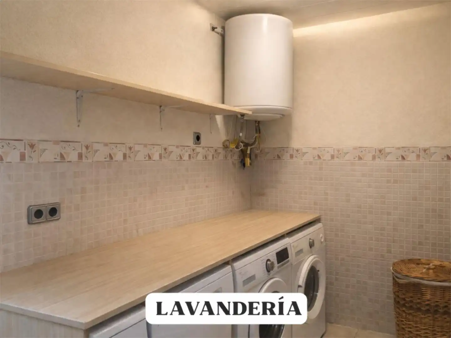 Houses for sale in Camí del Terrer Roig, 25, Jesús - Els Reguers Kitchen of Houses for sale in Tortosa with Air Conditioner
