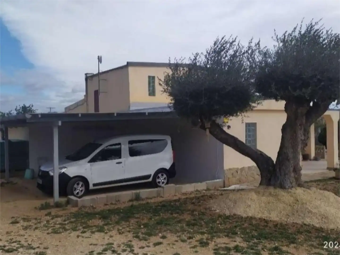 Houses for sale in Camí del Terrer Roig, 25, Jesús - Els Reguers Parking of Houses for sale in Tortosa with Air Conditioner