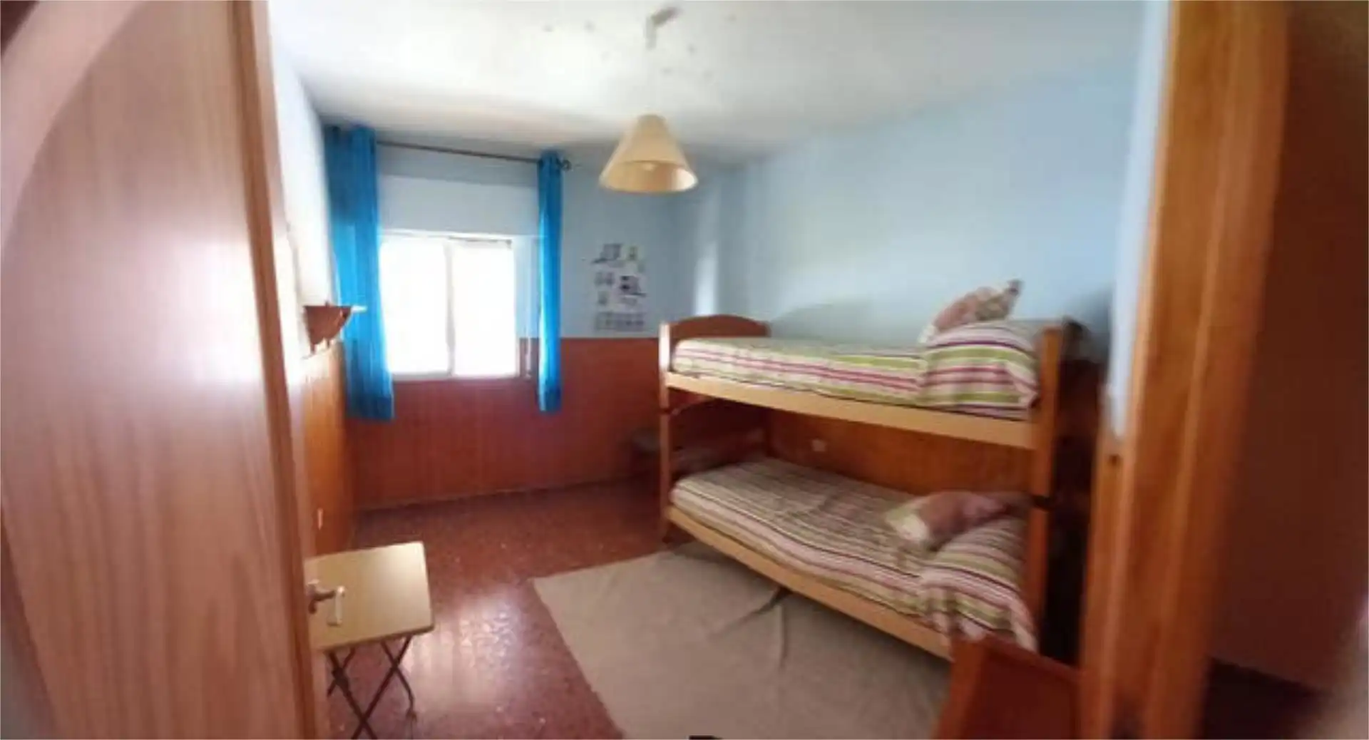Piso de alquiler en La Mamola Habitación de Piso de alquiler en Polopos con Terraza y Amueblado