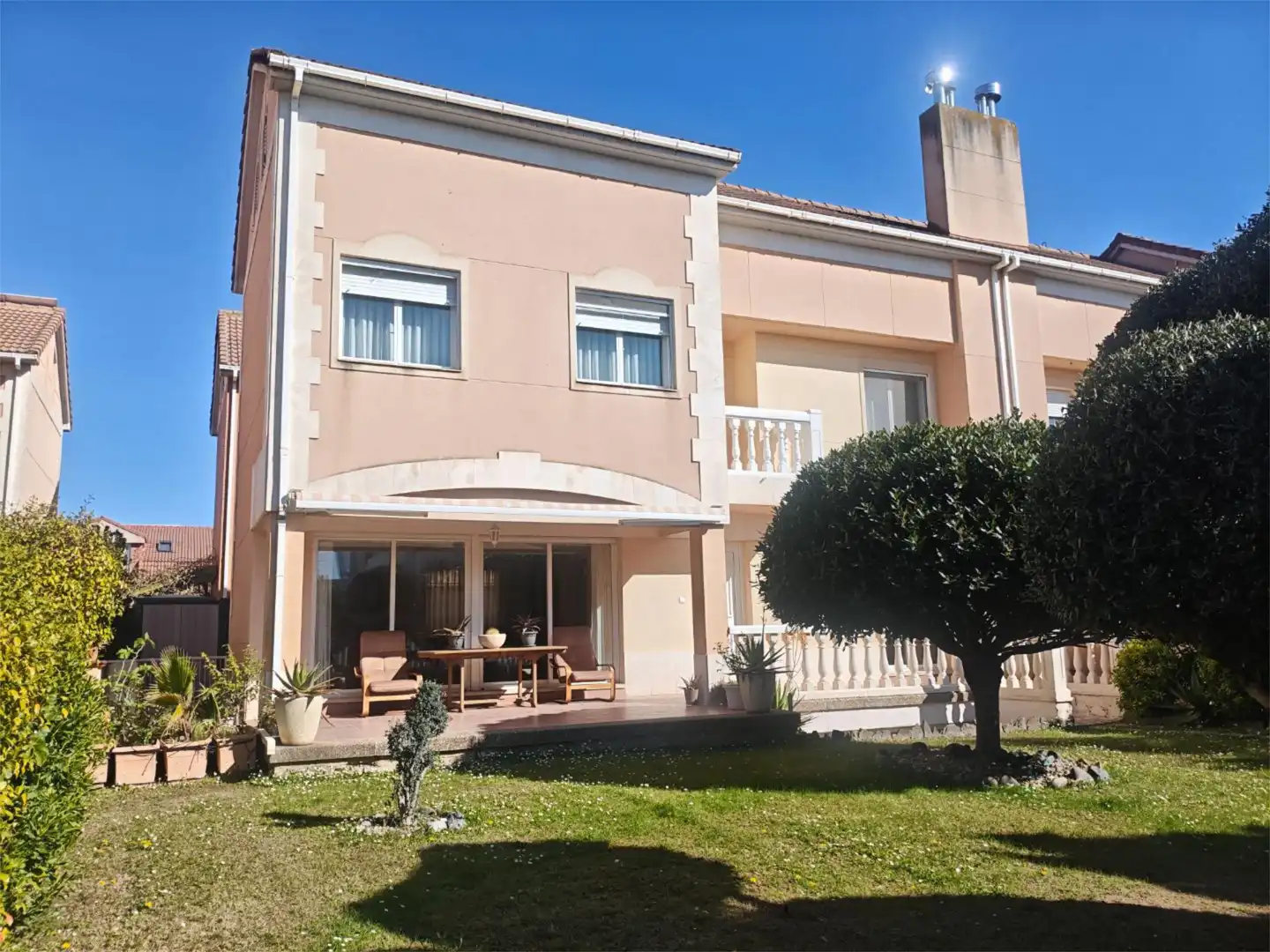 Exterior view of Houses for sale in  Zaragoza Capital  with Air Conditioner, Heating and Private garden