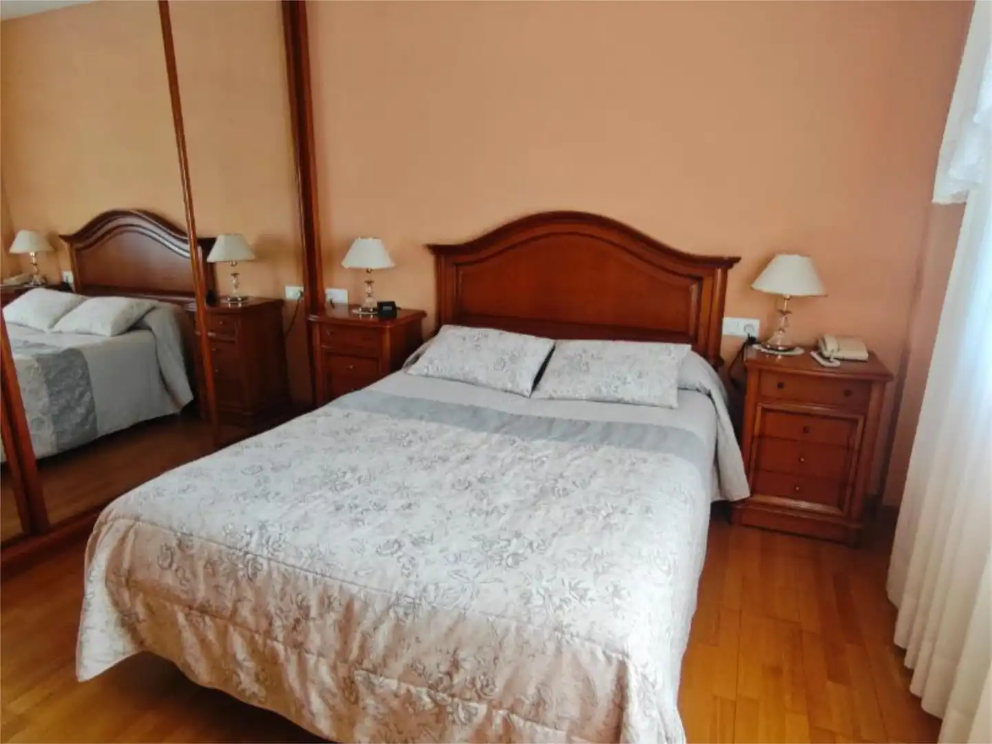 Houses for sale in Avenida de la Ilustración, 17, Zaragoza Capital Bedroom of Houses for sale in Zaragoza Capital with Air Conditioner, Terrace and Swimming Pool
