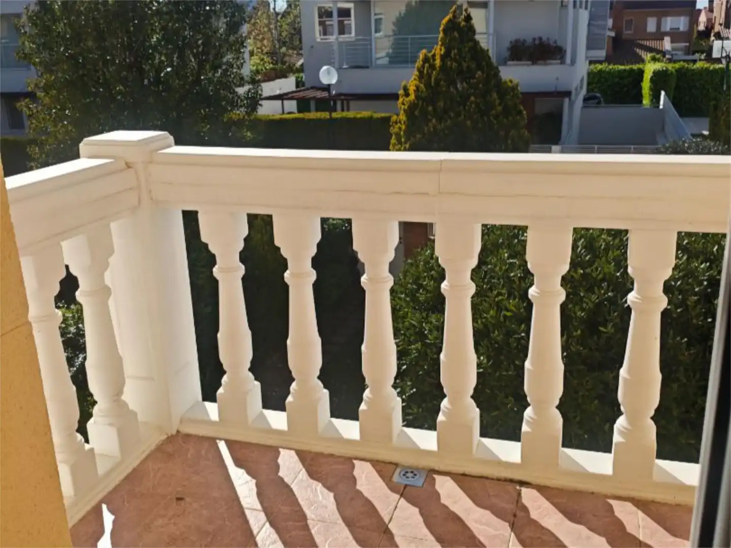 Houses for sale in Avenida de la Ilustración, 17, Zaragoza Capital Balcony of Houses for sale in Zaragoza Capital with Air Conditioner, Terrace and Swimming Pool