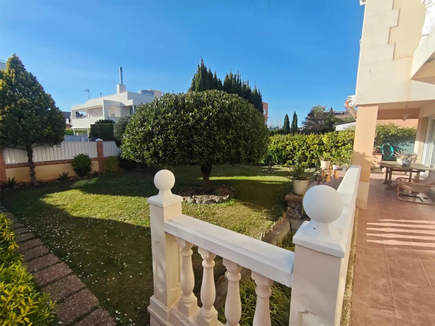 Houses for sale in Avenida de la Ilustración, 17, Zaragoza Capital Garden of Houses for sale in Zaragoza Capital with Air Conditioner, Terrace and Swimming Pool