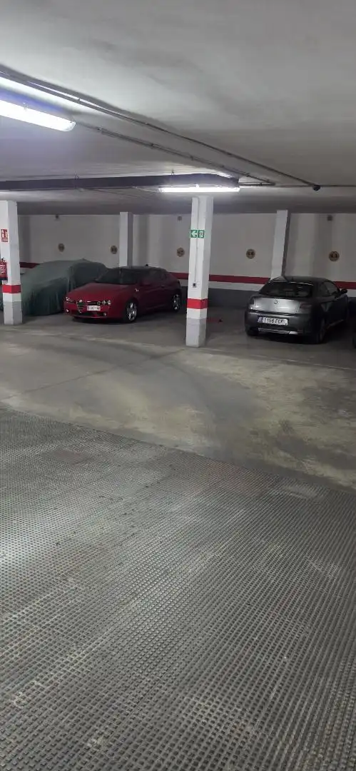 Garatge de lloguer a Calle Nísperos, 22, Los Molinos - Villa Blanca Aparcament de Garatge de lloguer en Almería