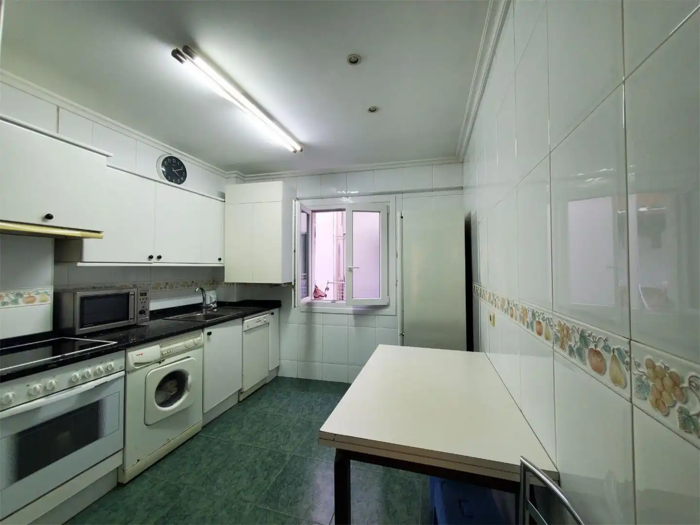 Küche von Wohnung zum Verkauf in Pasaia mit Balkon