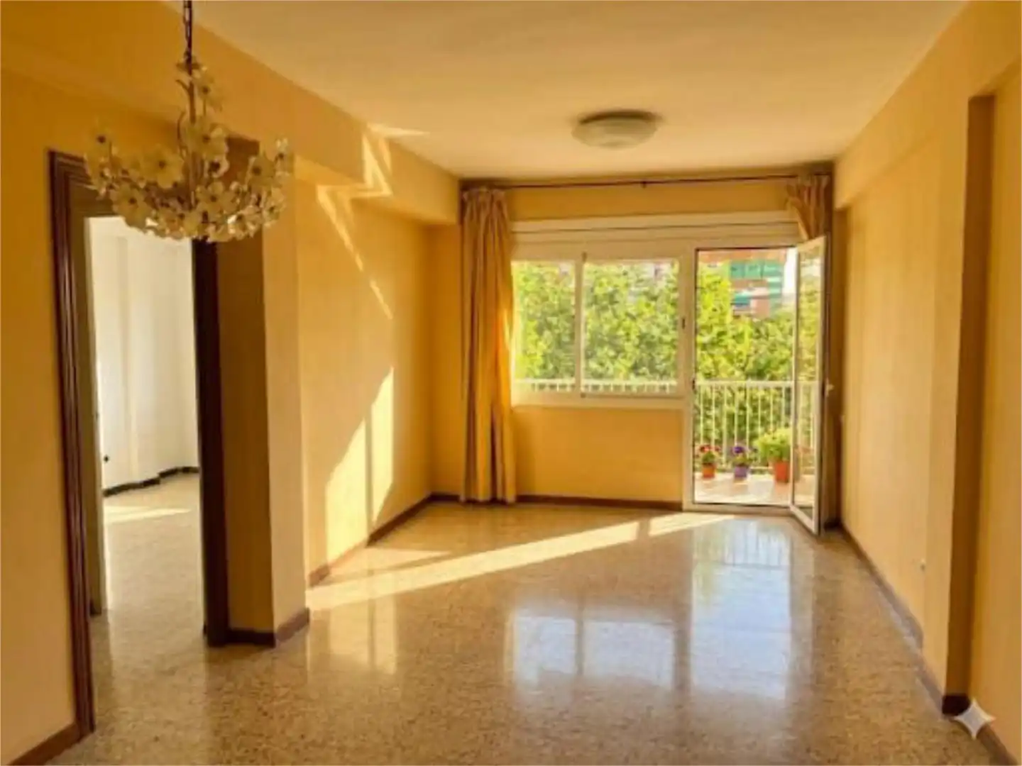 Vista exterior de Piso en venta en  Barcelona Capital con Balcón