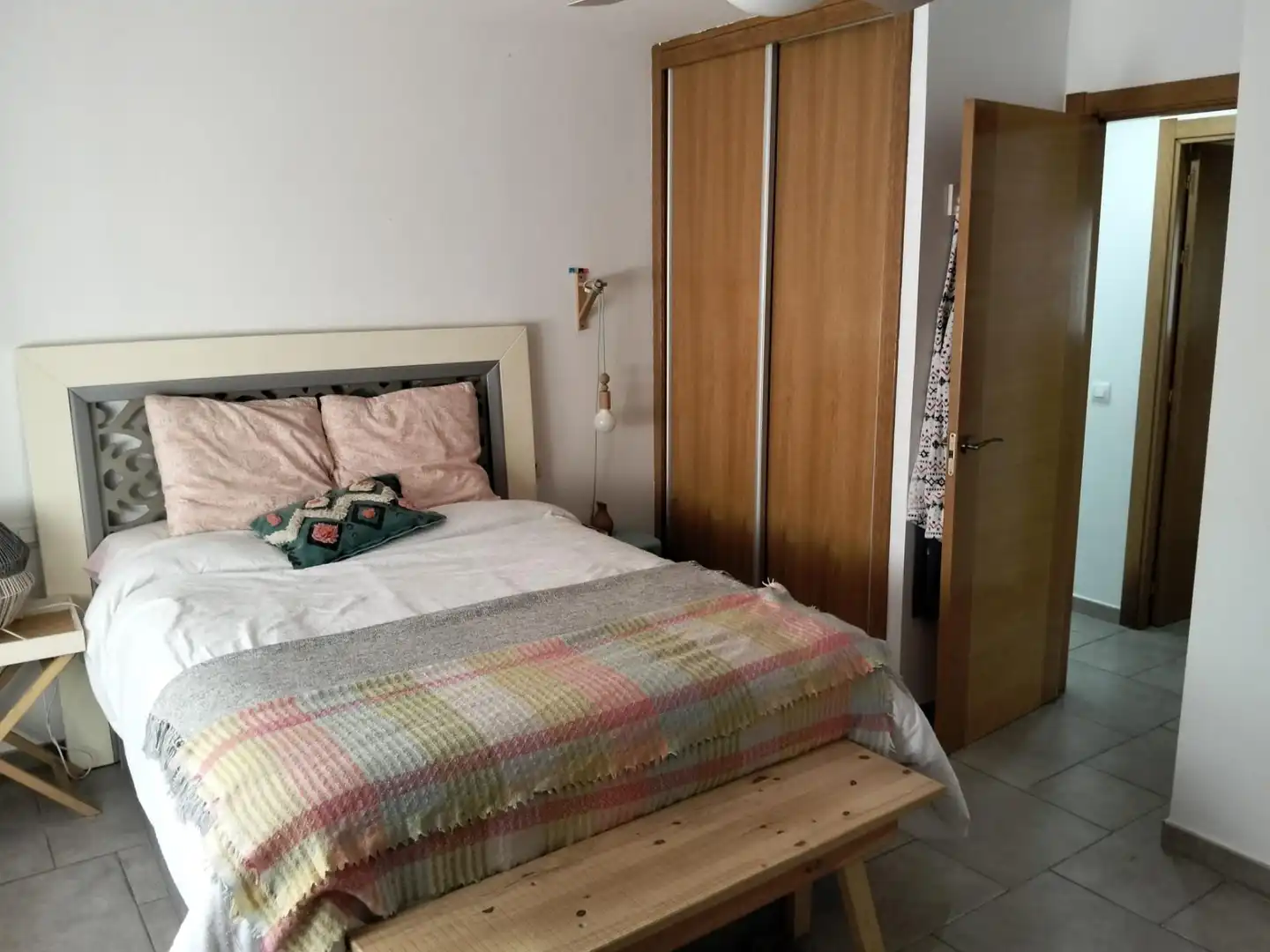 Casa adosada en venda a Calle Fragata, 3a, San García Dormitori de Casa adosada en venda en Algeciras amb Aire condicionat