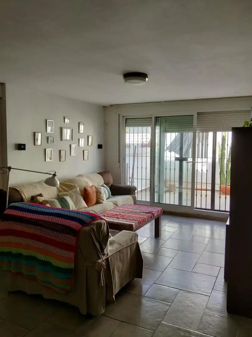 Casa adosada en venda a Calle Fragata, 3a, San García Sala d'estar de Casa adosada en venda en Algeciras amb Aire condicionat