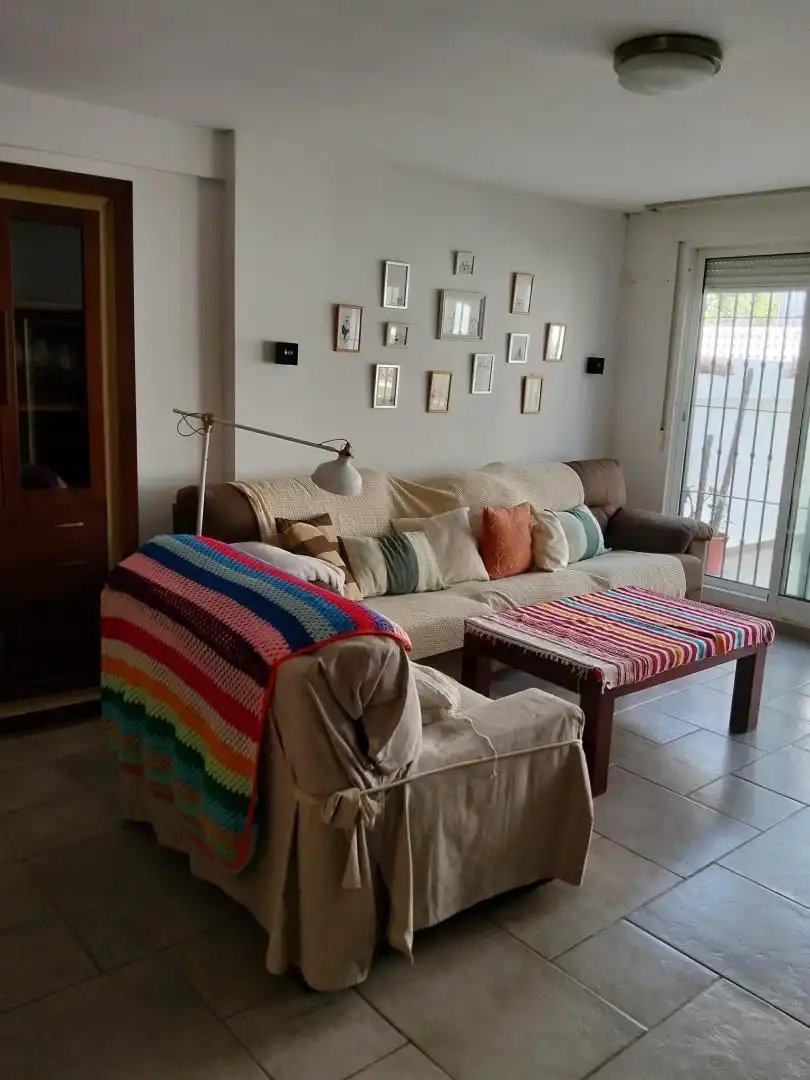 Casa adosada en venda a Calle Fragata, 3a, San García Sala d'estar de Casa adosada en venda en Algeciras amb Aire condicionat