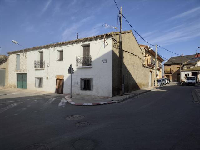 Casa adosada en Venta en Calle Justicia, 2 en Pinseque