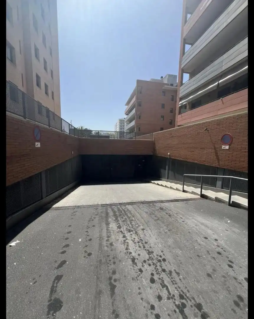 Parking de Garaje de alquiler en Badalona