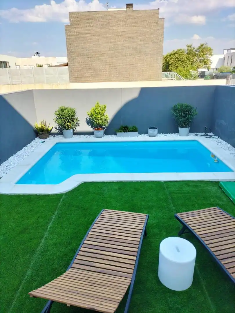 Swimming pool of Houses for rent in Torrejón de Ardoz  with Air Conditioner, Heating and Private garden