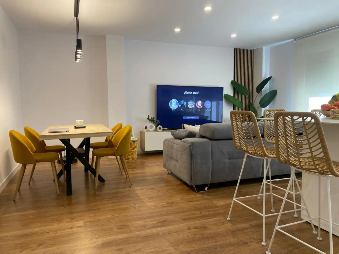 Sala de estar de Casa adosada de alquiler en Monterrubio de Armuña con Calefacción, Jardín privado y Terraza