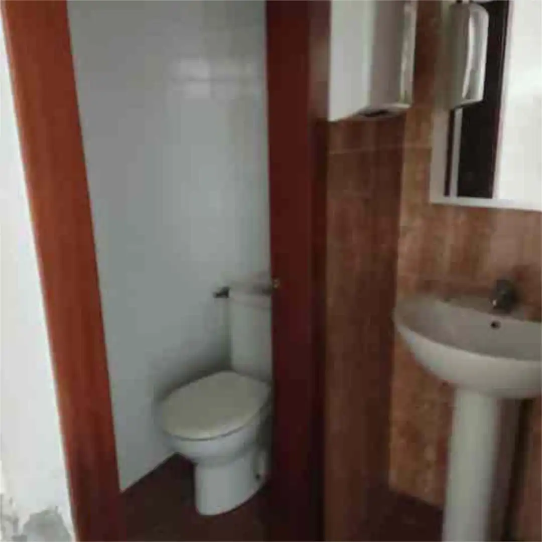 Bathroom of Commercial properties for rent in El Perdigón   with Air Conditioner