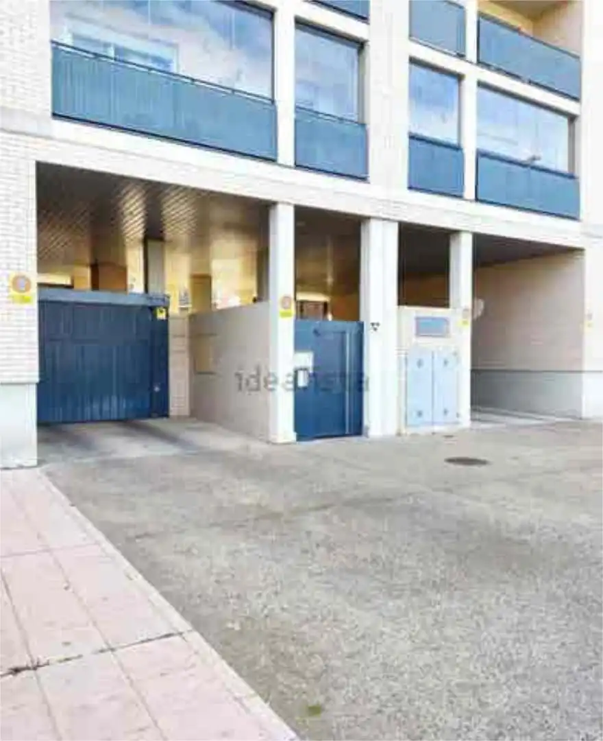 Außenansicht von Garage zur Miete in Zaragoza