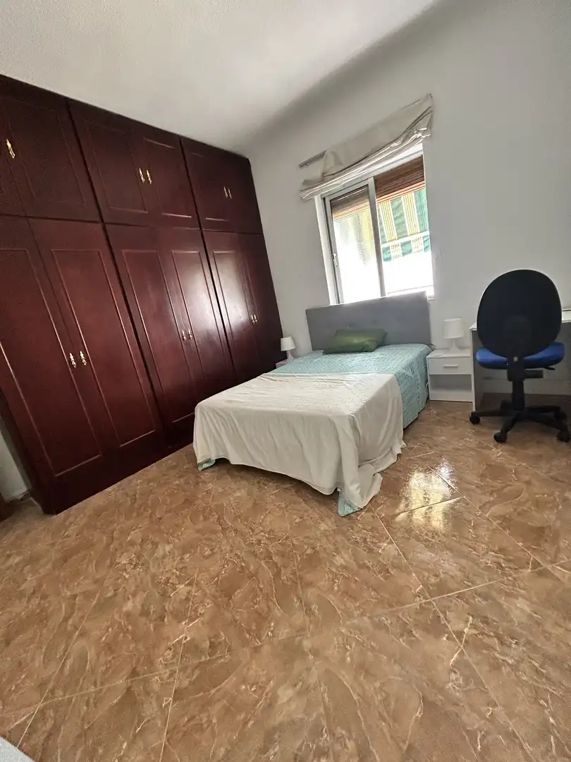Flat for rent in Calle Arzobispo Guerrero, 15, Angustias - Chana - Encina Bedroom of Flat for rent in Granada with Air Conditioner, Heating and Furnished