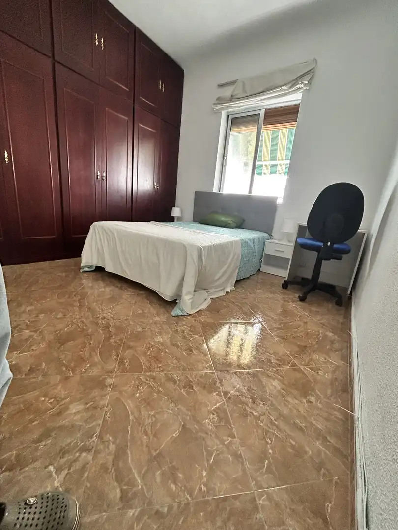 Flat for rent in Calle Arzobispo Guerrero, 15, Angustias - Chana - Encina Bedroom of Flat for rent in Granada with Air Conditioner, Heating and Furnished