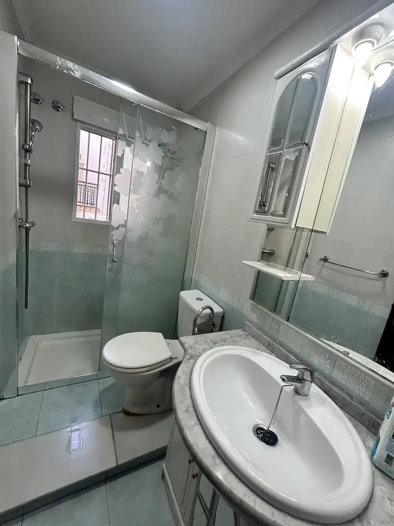 Flat for rent in Calle Arzobispo Guerrero, 15, Angustias - Chana - Encina Bathroom of Flat for rent in Granada with Air Conditioner, Heating and Furnished