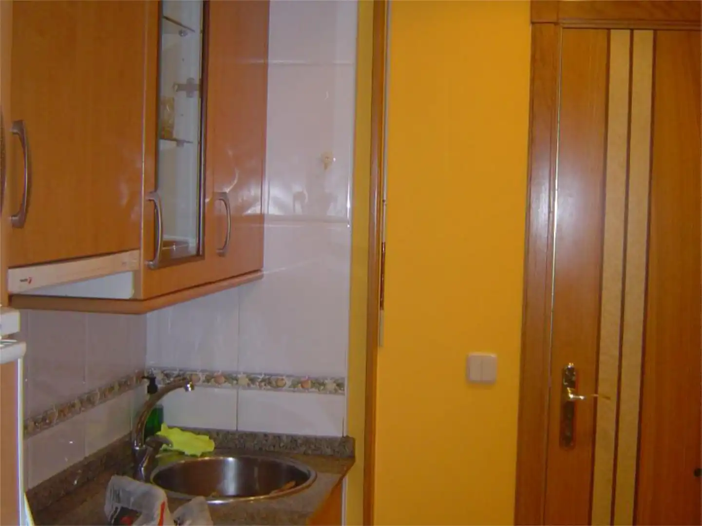 Cuina de Estudi de lloguer en Vigo  amb Calefacció, Moblat i Videoporter