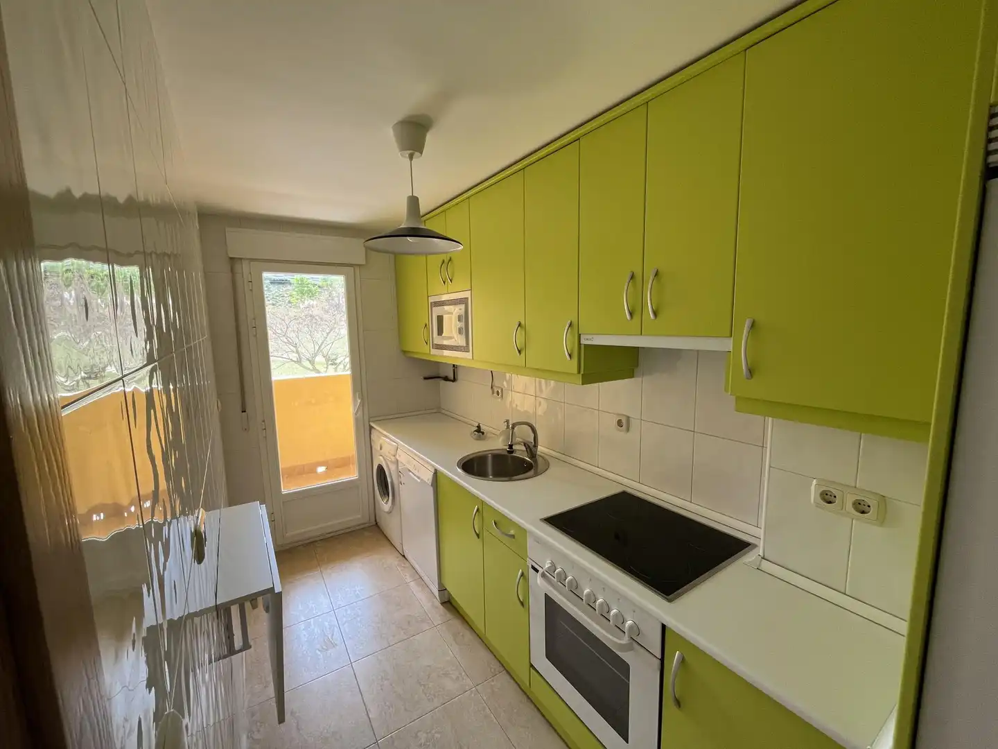 Cocina de Piso de alquiler en Bernuy de Porreros con Terraza y Balcón