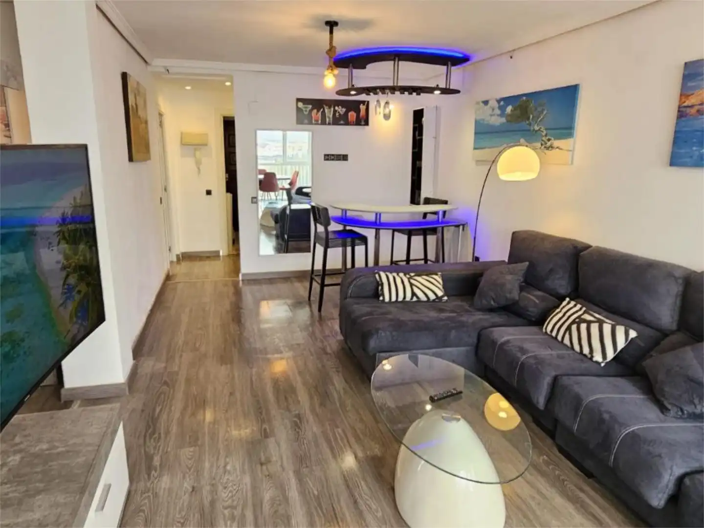 Flat for sale in Avenida Bélgica, 6, La Reconquista - El Rosario Living room of Flat for sale in Algeciras with Parquet flooring, Terrace and Furnished