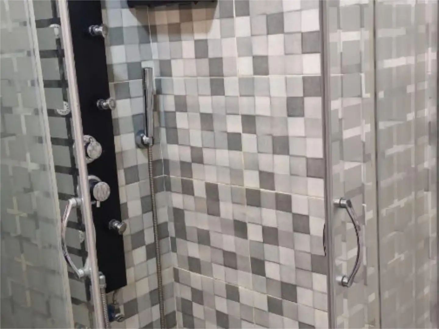 Flat for sale in Avenida Bélgica, 6, La Reconquista - El Rosario Bathroom of Flat for sale in Algeciras with Parquet flooring, Terrace and Furnished