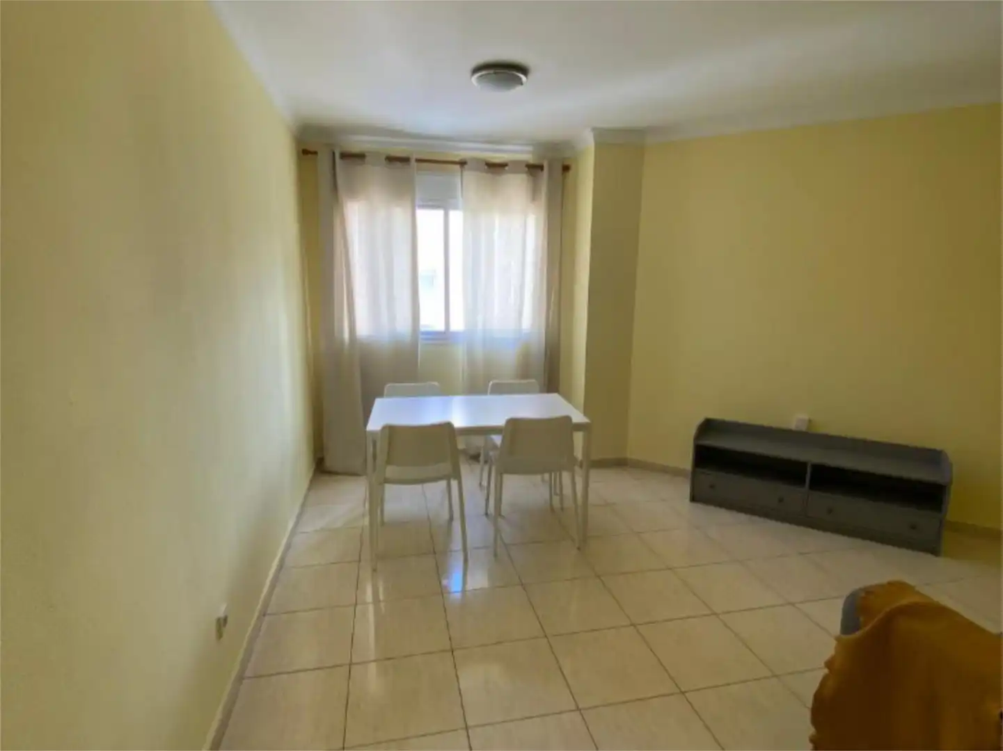 Piso en venta en Calle Doña Juana Marrero, 76, Los Giles - Las Majadillas Comedor de Piso en venta en Las Palmas de Gran Canaria con Trastero