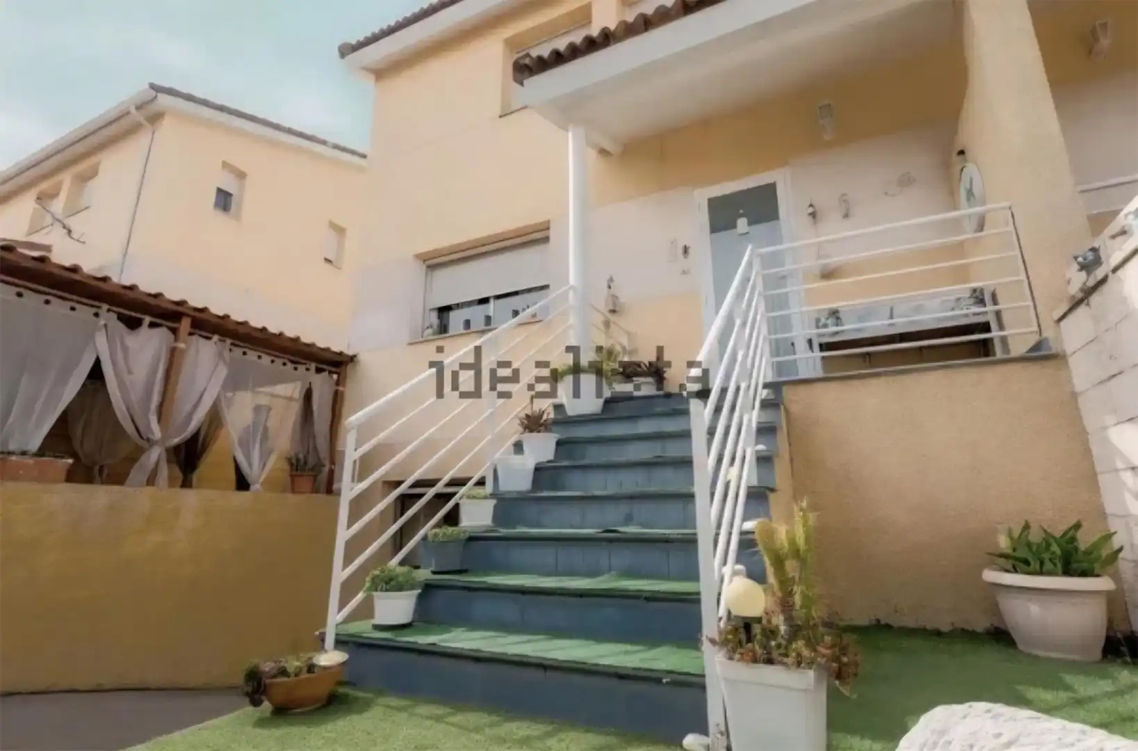 Casa o chalet en venta en Calle Clavellinas, 18, Cabanillas del Campo Vista exterior de Casa o chalet en venta en Cabanillas del Campo con Calefacción, Jardín privado y Terraza