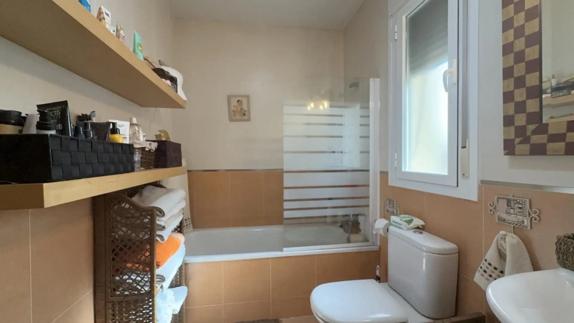 Casa o chalet en venta en Calle Clavellinas, 18, Cabanillas del Campo Baño de Casa o chalet en venta en Cabanillas del Campo con Calefacción, Jardín privado y Terraza