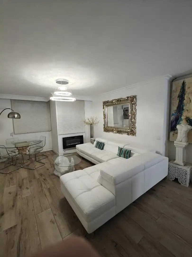 Flat for rent in Avenida de la Paz, 83, El Plantinar – Avda. La Paz - El Juncal Living room of Flat for rent in Sevilla Capital with Air Conditioner