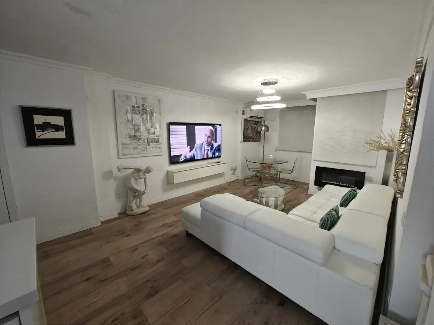 Flat for rent in Avenida de la Paz, 83, El Plantinar – Avda. La Paz - El Juncal Living room of Flat for rent in Sevilla Capital with Air Conditioner