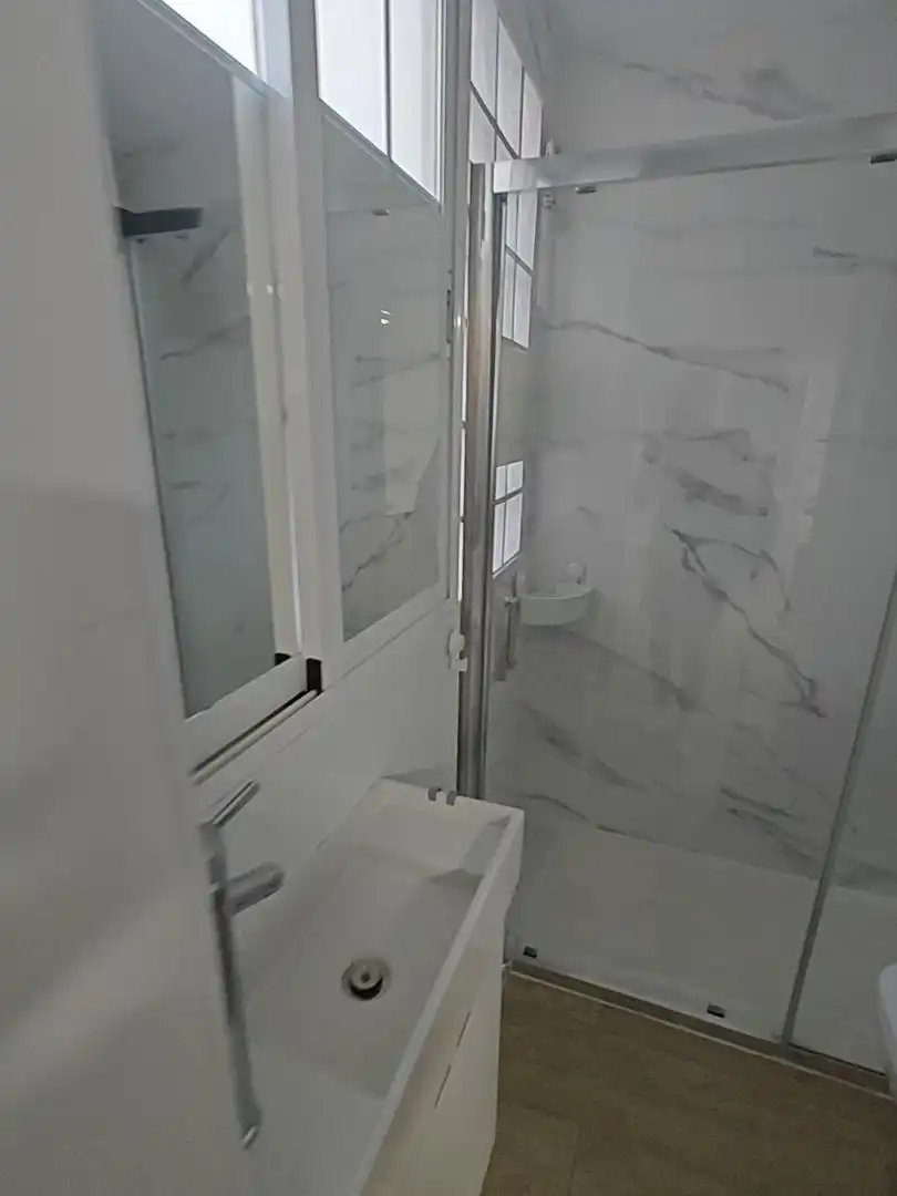 Flat for rent in Avenida de la Paz, 83, El Plantinar – Avda. La Paz - El Juncal Bathroom of Flat for rent in Sevilla Capital with Air Conditioner