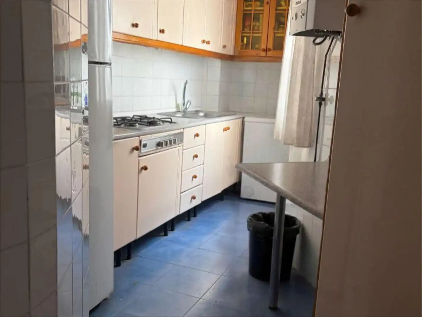 Kitchen of Flat for rent in  Sevilla Capital  with Air Conditioner, Furnished and Community parking