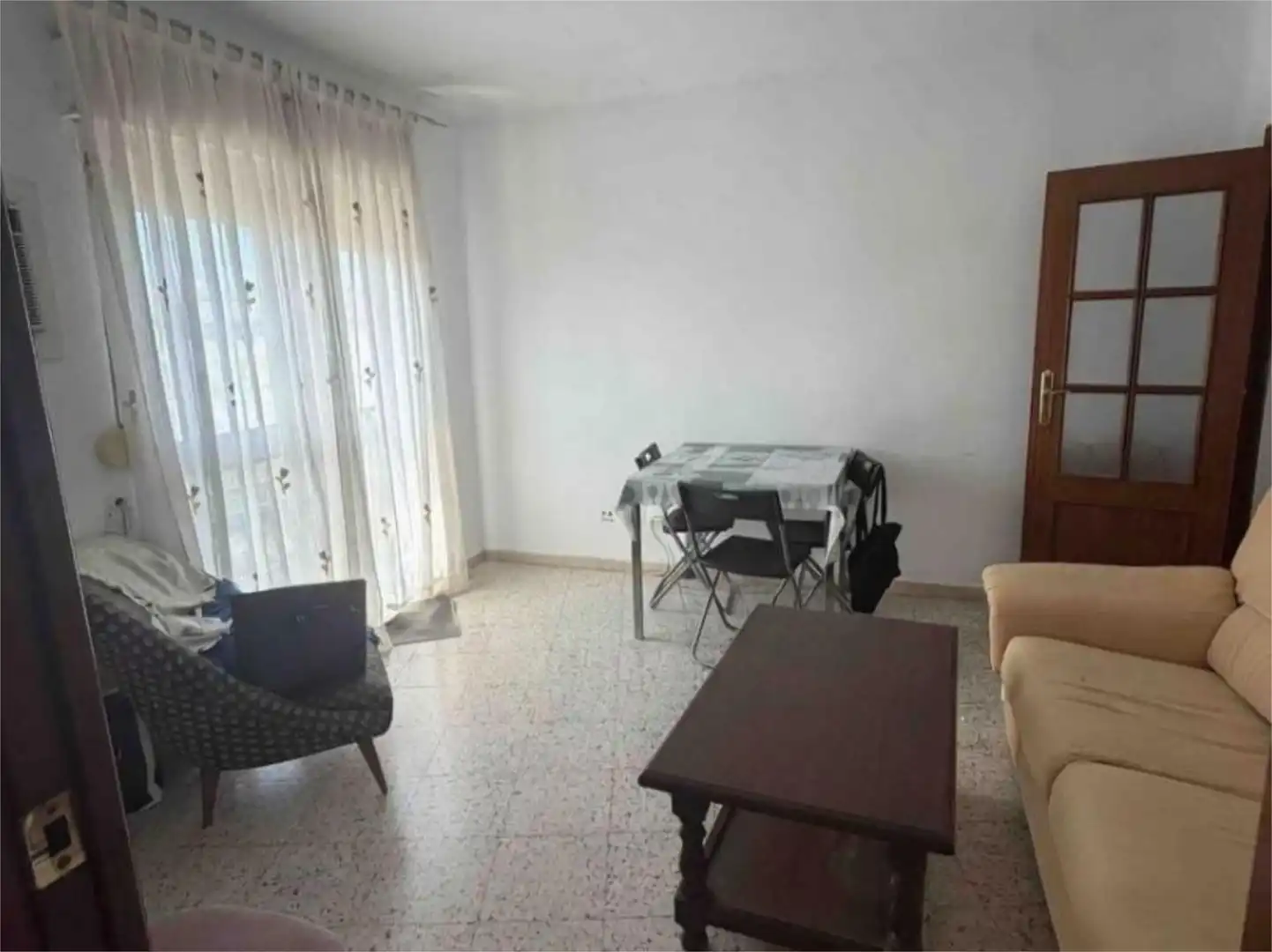 Flat for rent in Avenida de Ramón y Cajal, 2, El Plantinar – Avda. La Paz - El Juncal Living room of Flat for rent in Sevilla with Air Conditioner, Furnished and Community parking