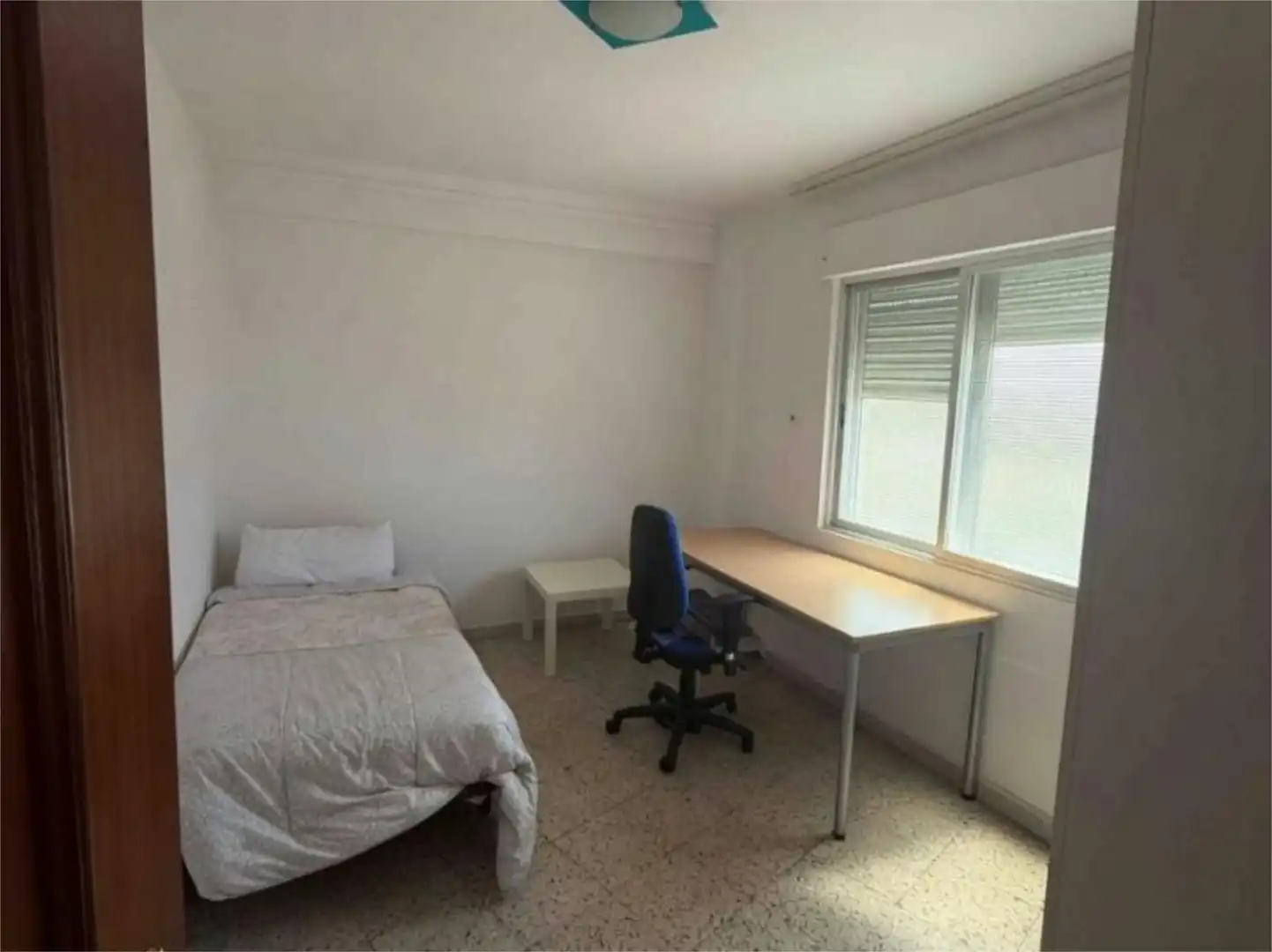 Flat for rent in Avenida de Ramón y Cajal, 2, El Plantinar – Avda. La Paz - El Juncal Bedroom of Flat for rent in Sevilla with Air Conditioner, Furnished and Community parking