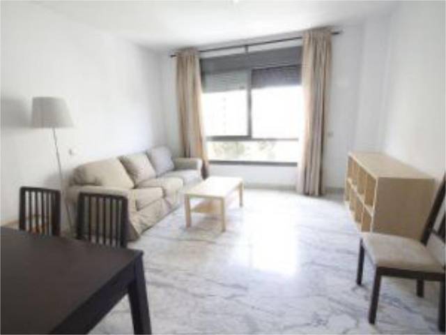 Piso en Alquiler en Avenida Concejal Alberto Jiménez-Becerril, 24 en El Torrejón - El Cerezo