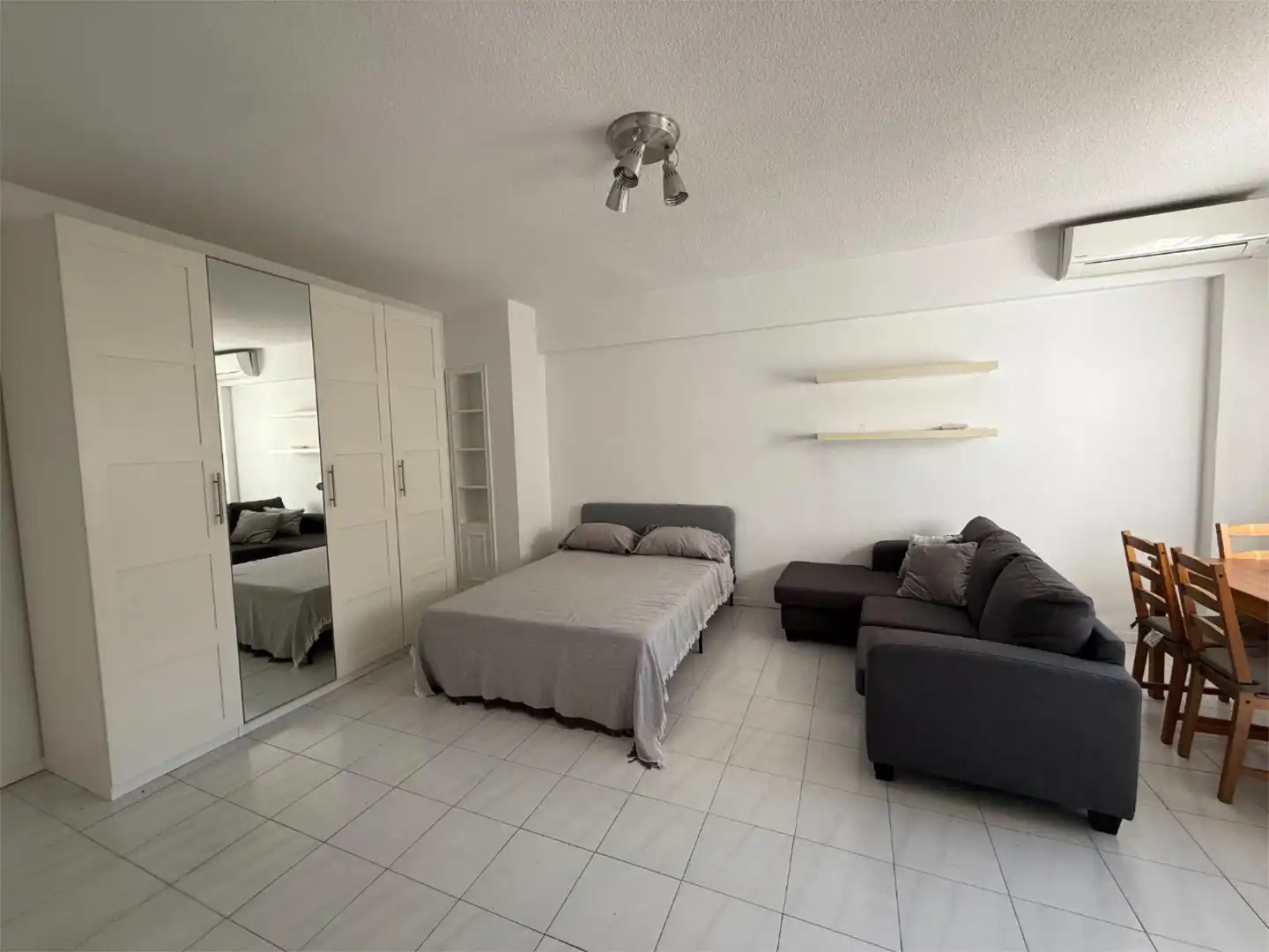 Wohnung zum Verkauf in Calle del Conde Duque, 4, Universidad - Malasaña Schlafzimmer von Wohnung zum Verkauf in Madrid Capital mit Klimaanlage