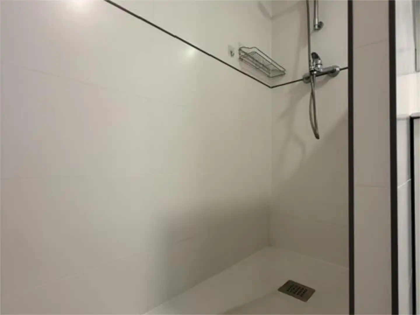 Wohnung zum Verkauf in Calle del Conde Duque, 4, Universidad - Malasaña Badezimmer von Wohnung zum Verkauf in Madrid Capital mit Klimaanlage